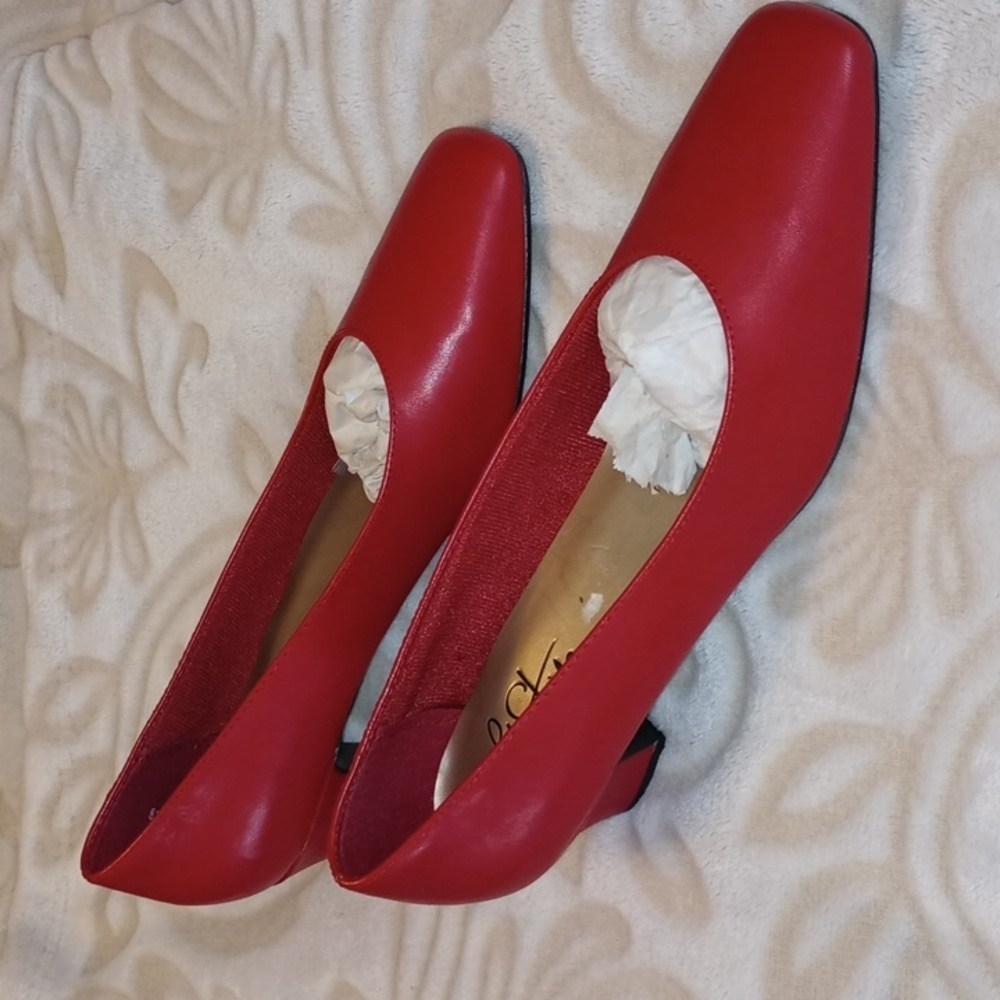 Red life Stride pumps